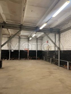 27/100 земельного участка и помещение 942,2 кв.м в Великом Новгороде 