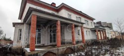 Дом 925,2 кв.м. и земельные участки в Москве 